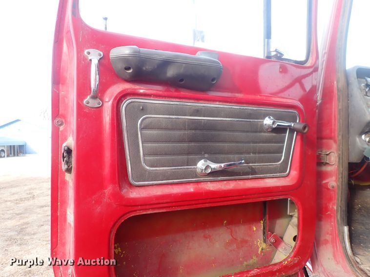 image for item DQ5071 1973 Ford  grain truck