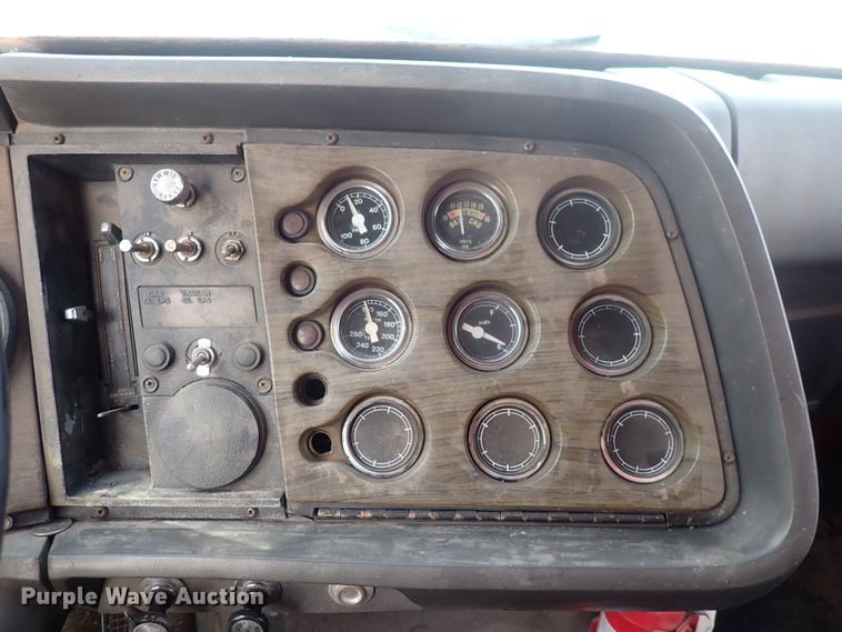 image for item DQ5071 1973 Ford  grain truck