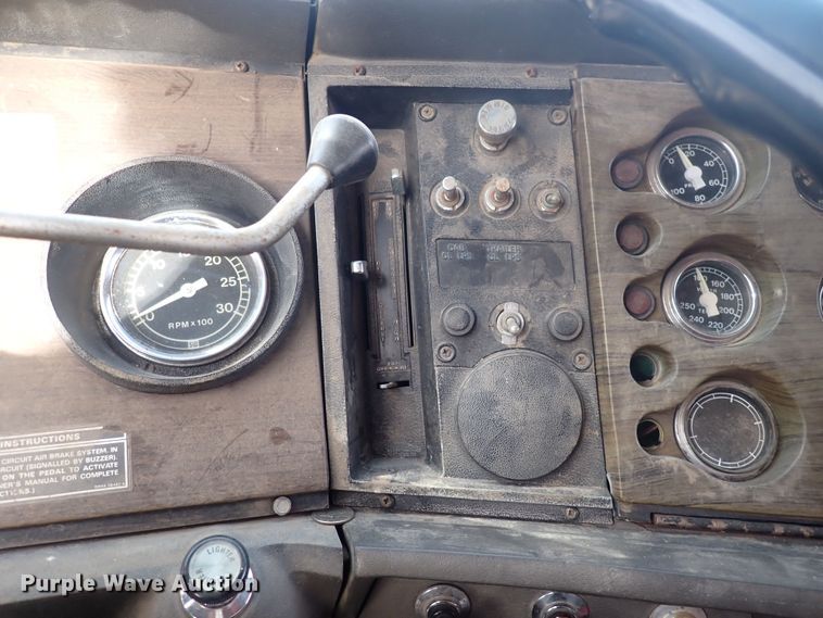 image for item DQ5071 1973 Ford  grain truck