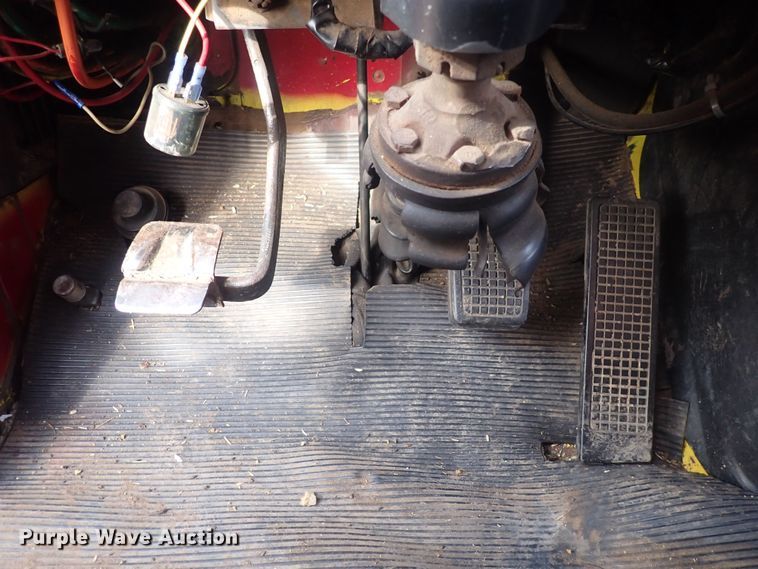 image for item DQ5071 1973 Ford  grain truck