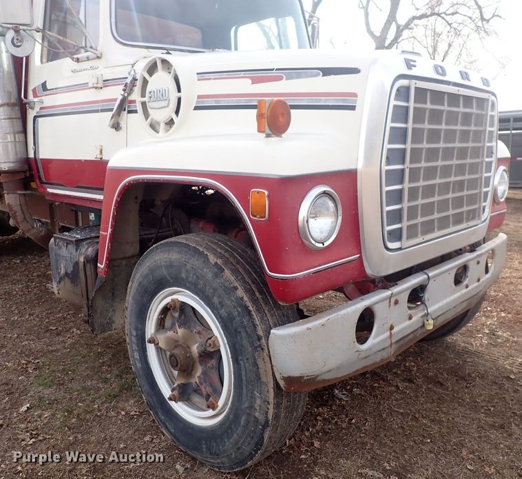 image for item DQ5071 1973 Ford  grain truck