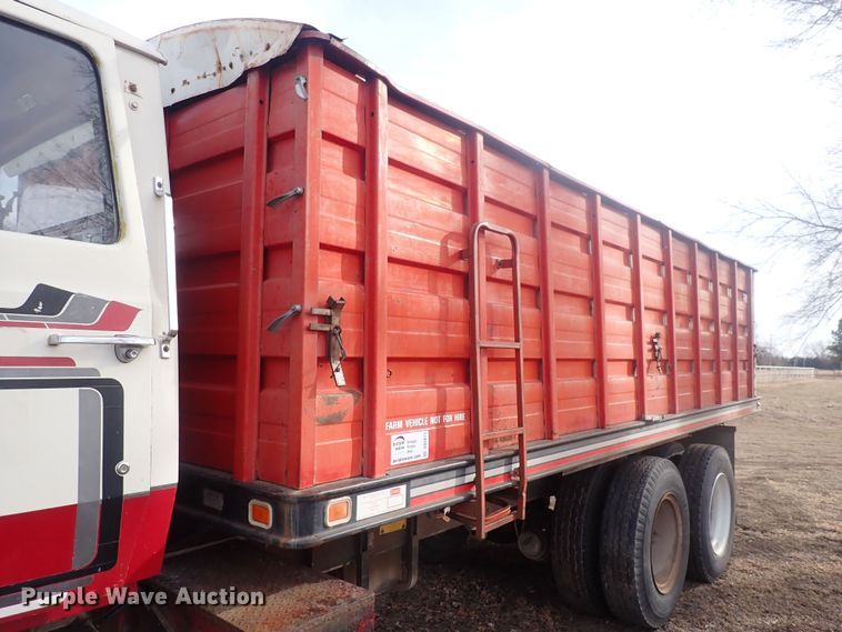 image for item DQ5071 1973 Ford  grain truck