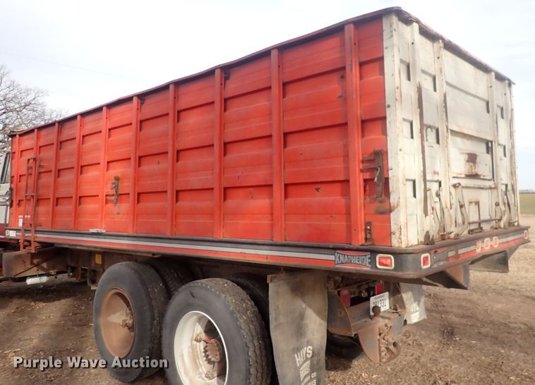 image for item DQ5071 1973 Ford  grain truck