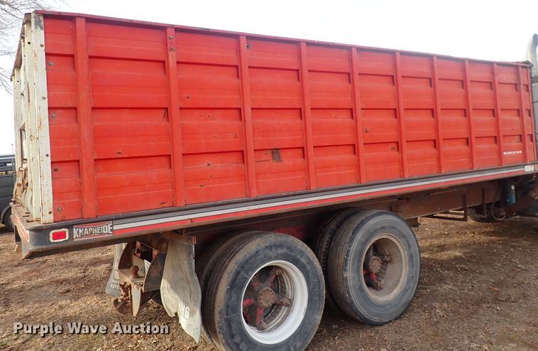 image for item DQ5071 1973 Ford  grain truck