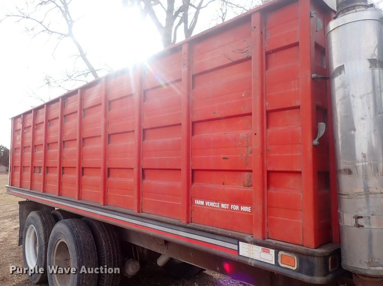 image for item DQ5071 1973 Ford  grain truck