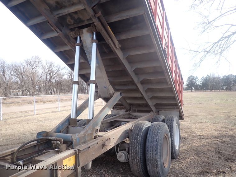 image for item DQ5071 1973 Ford  grain truck