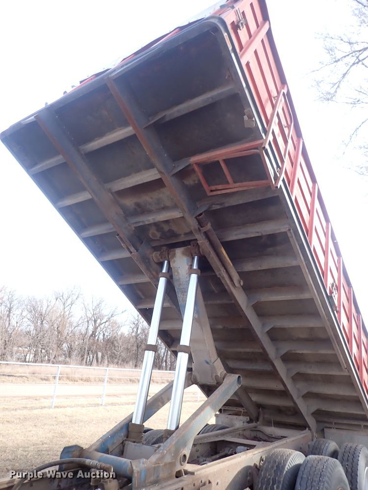 image for item DQ5071 1973 Ford  grain truck