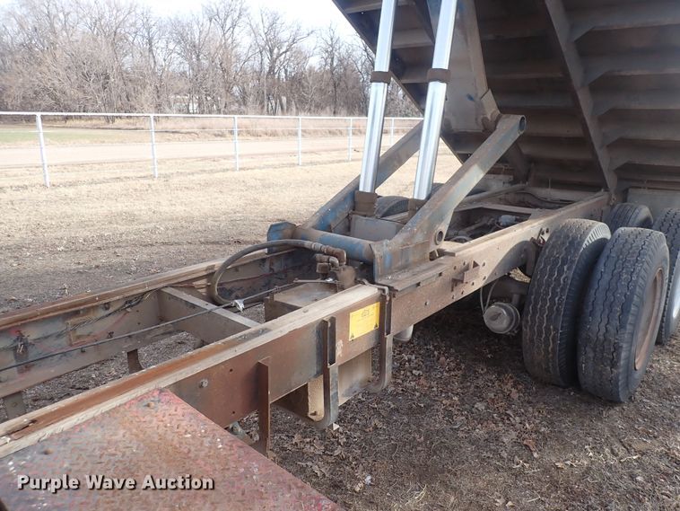 image for item DQ5071 1973 Ford  grain truck