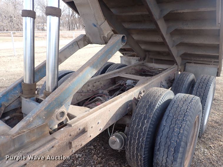 image for item DQ5071 1973 Ford  grain truck