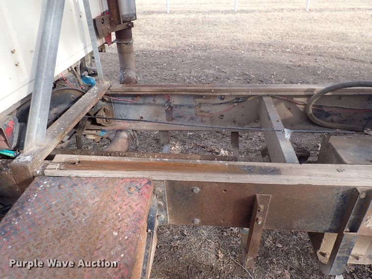 image for item DQ5071 1973 Ford  grain truck