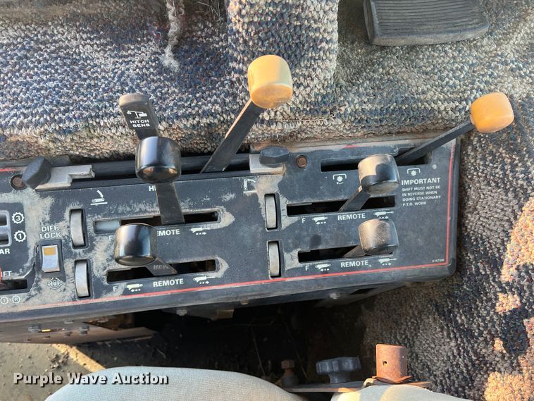 image for item DS2700 Case 3594  MFWD tractor