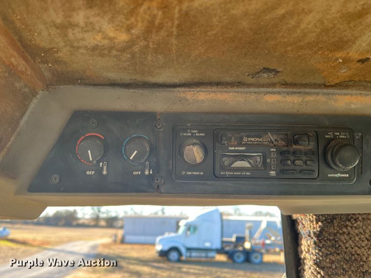 image for item DS2700 Case 3594  MFWD tractor