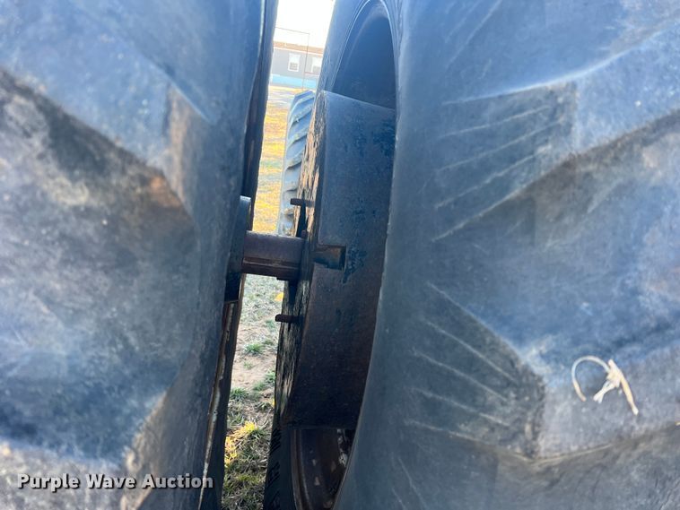 image for item DS2700 Case 3594  MFWD tractor