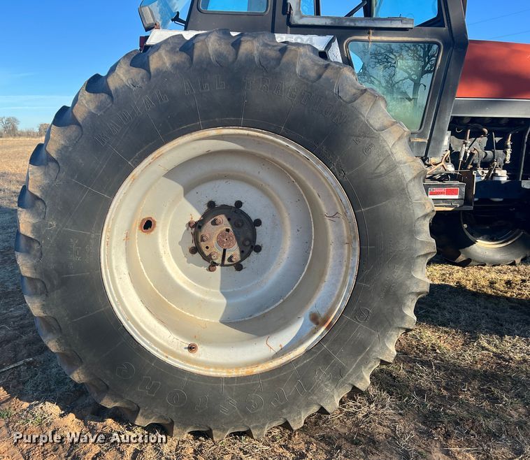 image for item DS2700 Case 3594  MFWD tractor