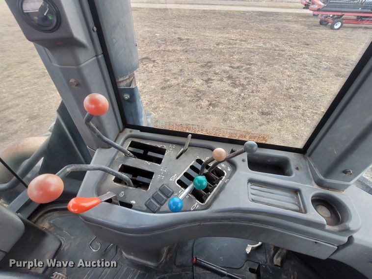 image for item EB9751 1994 Ford 9680  4WD tractor