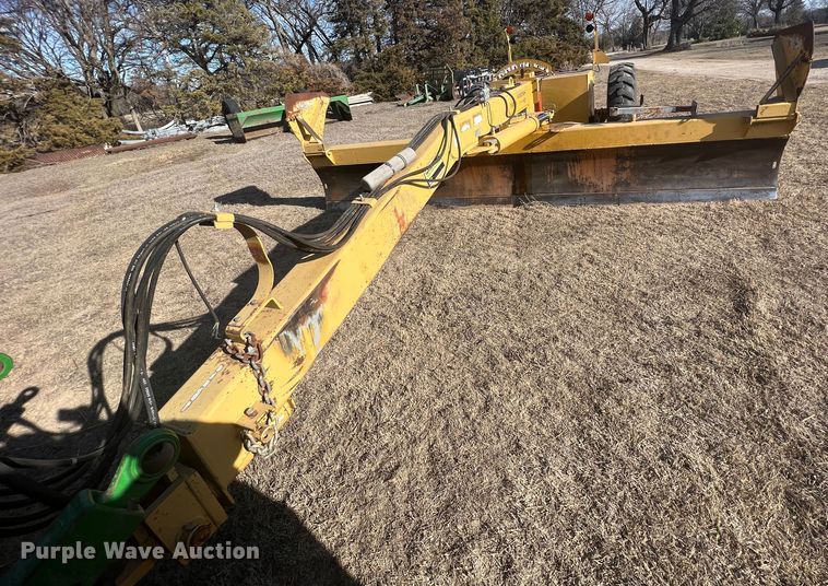 image for item ID9391 Globestar HD16  grader