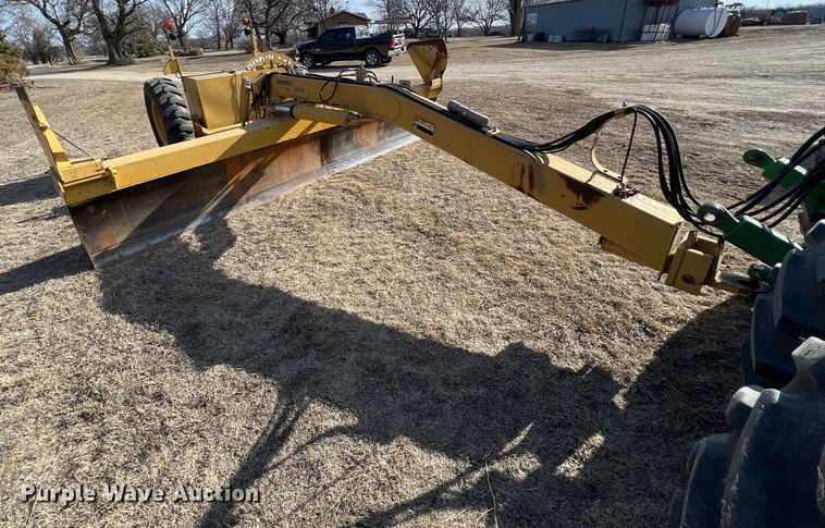 image for item ID9391 Globestar HD16  grader