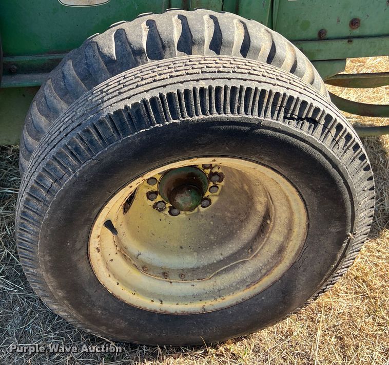 image for item ID9422 John Deere 214WS  small square baler