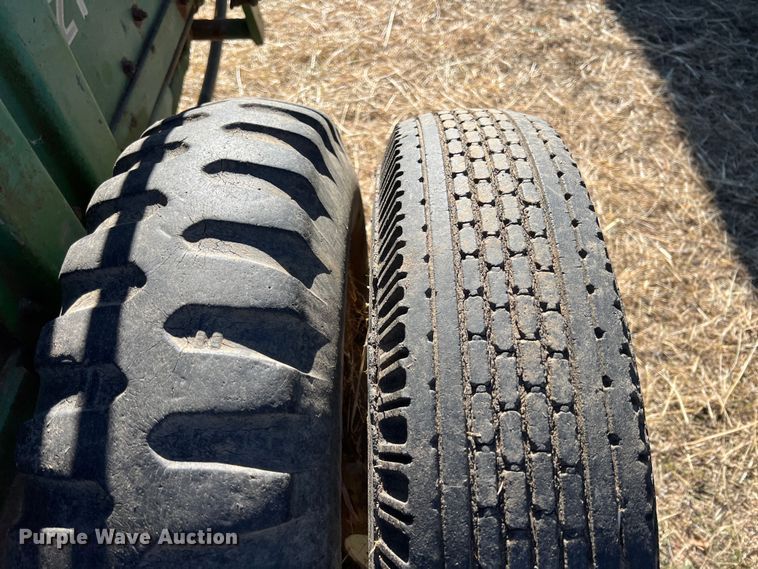 image for item ID9422 John Deere 214WS  small square baler