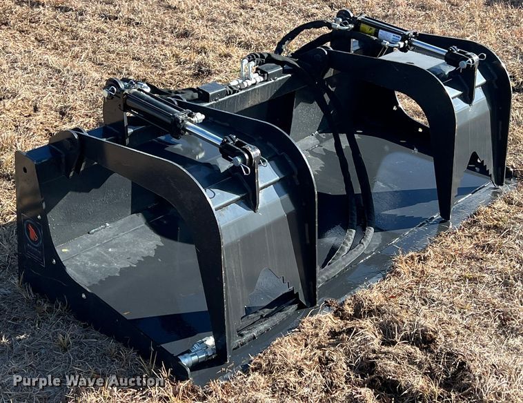 image for item ID9431 Skid steer grapple bucket