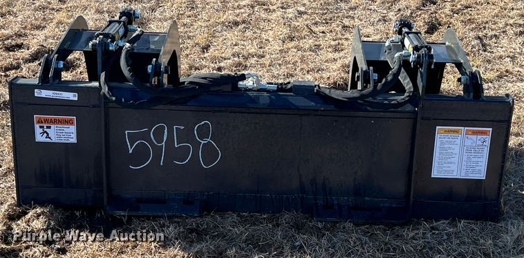 image for item ID9431 Skid steer grapple bucket