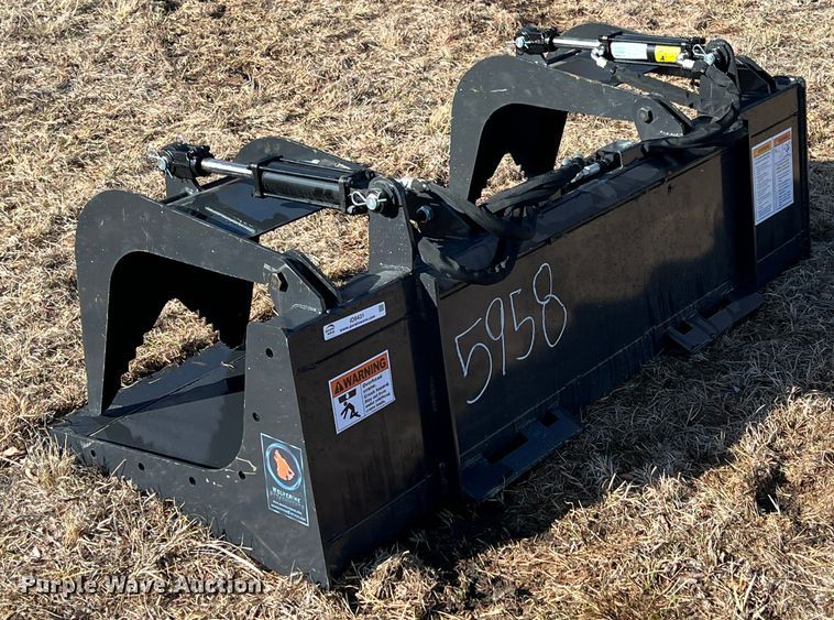 image for item ID9431 Skid steer grapple bucket