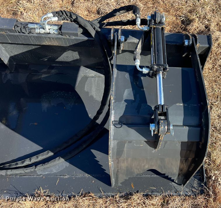 image for item ID9431 Skid steer grapple bucket