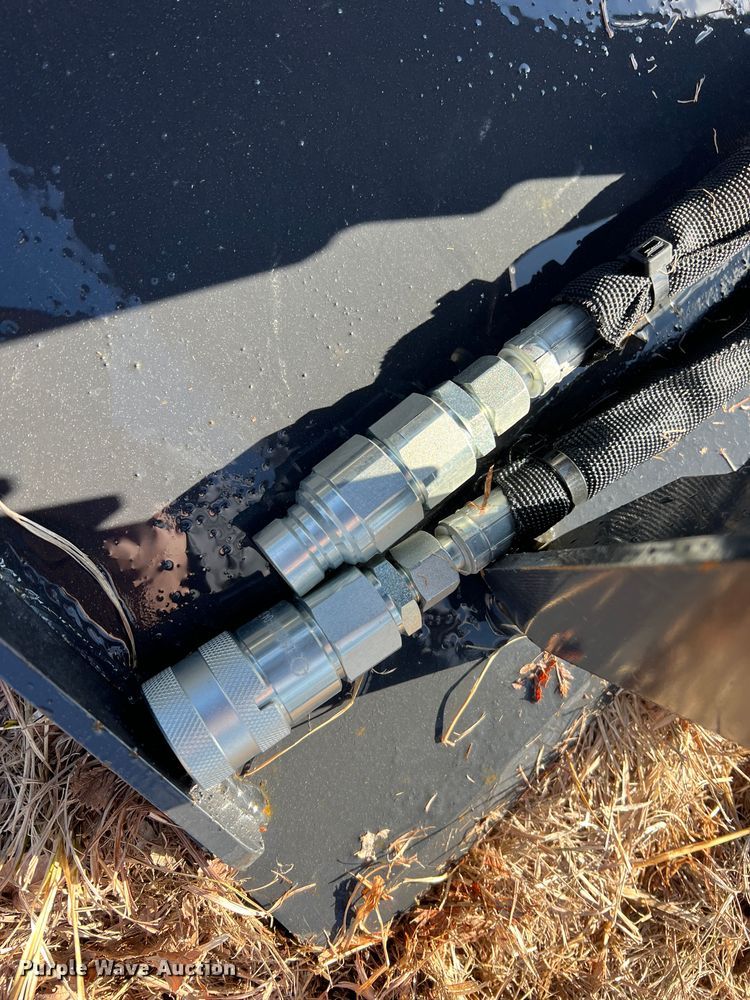 image for item ID9431 Skid steer grapple bucket