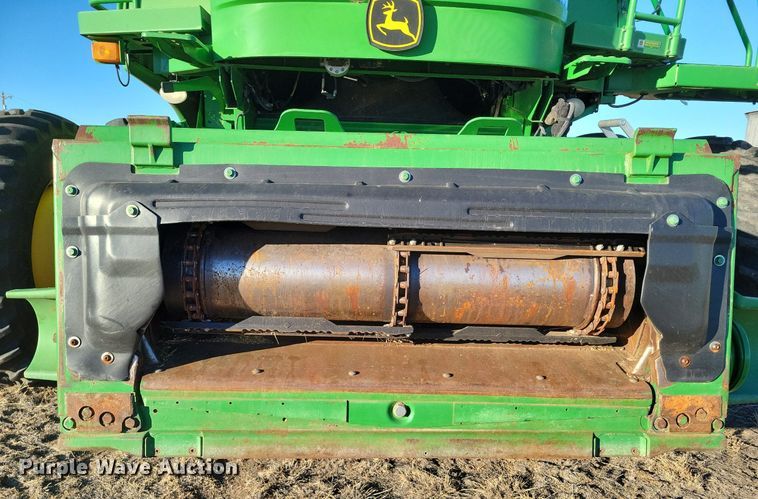 image for item LG9463 2009 John Deere 9770 STS  combine