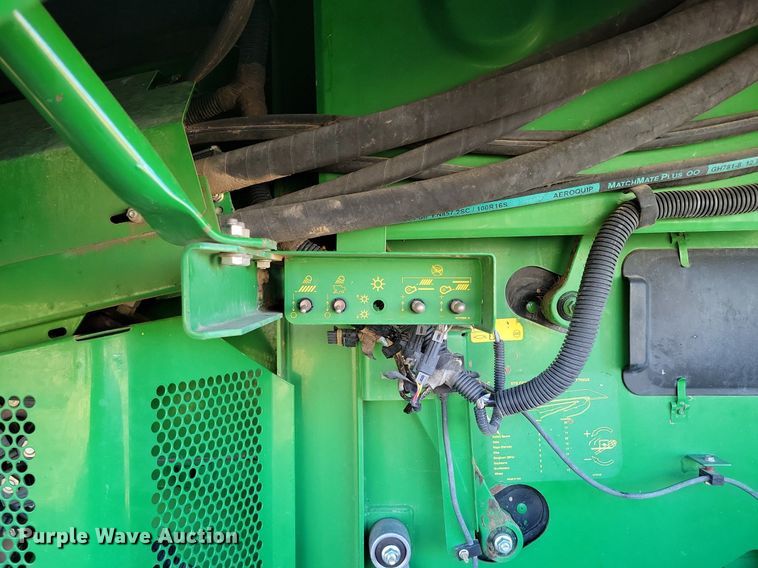 image for item LG9463 2009 John Deere 9770 STS  combine