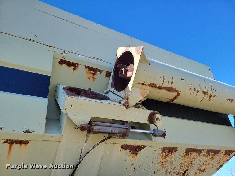 image for item LG9465 Orthman 608-000  grain cart