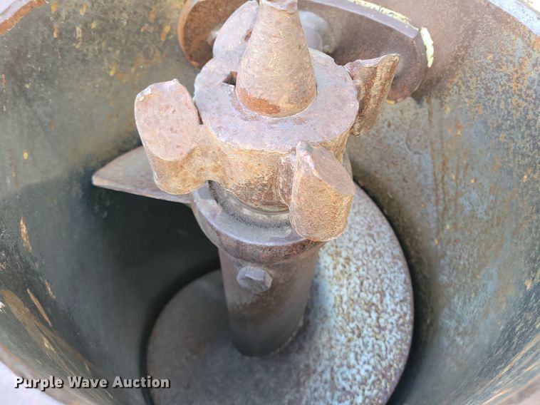 image for item LG9465 Orthman 608-000  grain cart