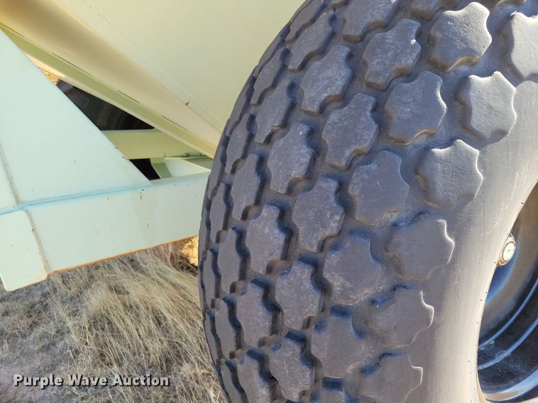 image for item LG9465 Orthman 608-000  grain cart