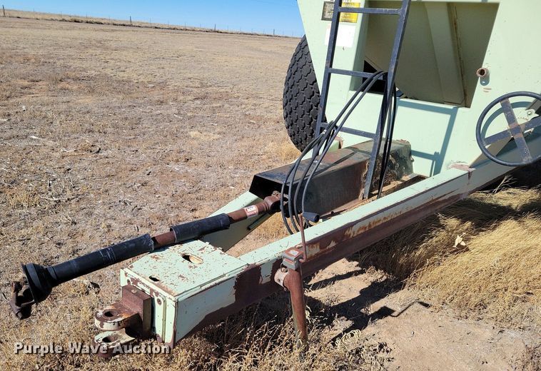 image for item LG9465 Orthman 608-000  grain cart