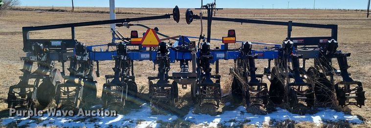 image for item LG9466 DMI 5310  strip-till