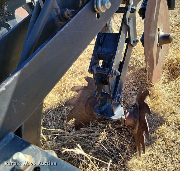 image for item LG9466 DMI 5310  strip-till