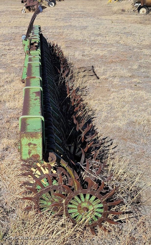 image for item LG9471 John Deere 400  rototiller