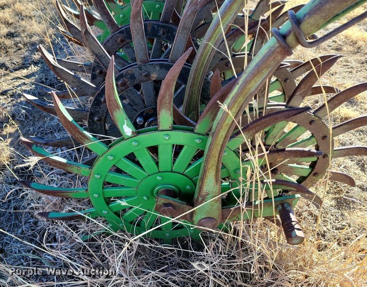 image for item LG9471 John Deere 400  rototiller