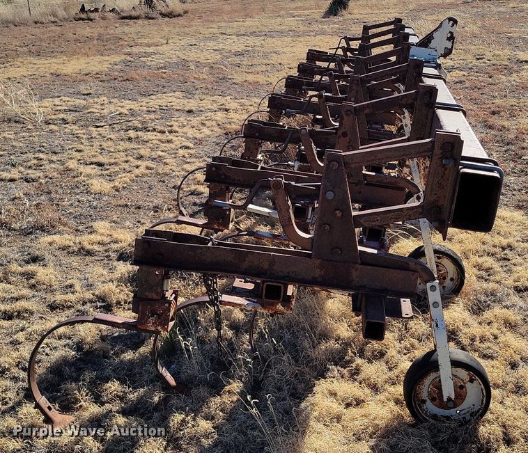 image for item LG9472 Royal  field cultivator