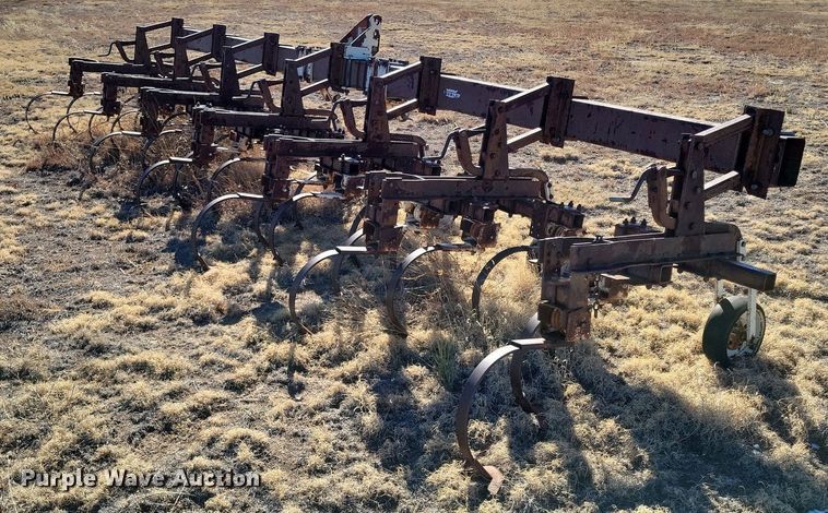 image for item LG9472 Royal  field cultivator