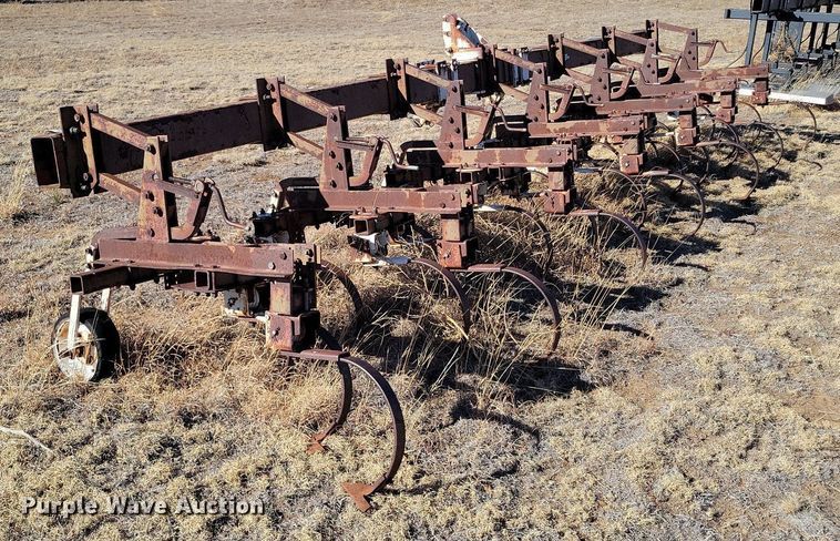 image for item LG9472 Royal  field cultivator