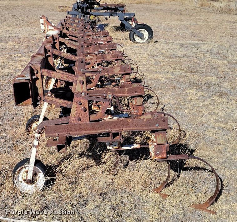 image for item LG9472 Royal  field cultivator