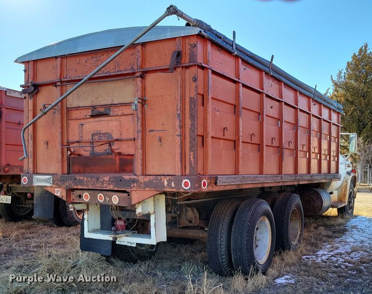 image for item LG9479 1973 Chevrolet C60  grain truck