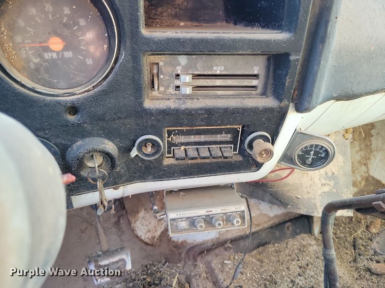 image for item LG9479 1973 Chevrolet C60  grain truck
