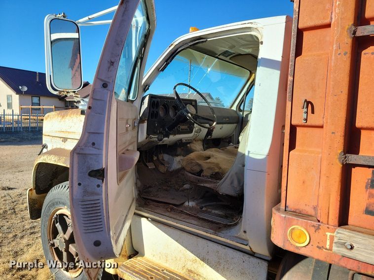 image for item LG9479 1973 Chevrolet C60  grain truck