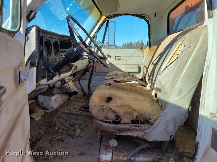 image for item LG9479 1973 Chevrolet C60  grain truck