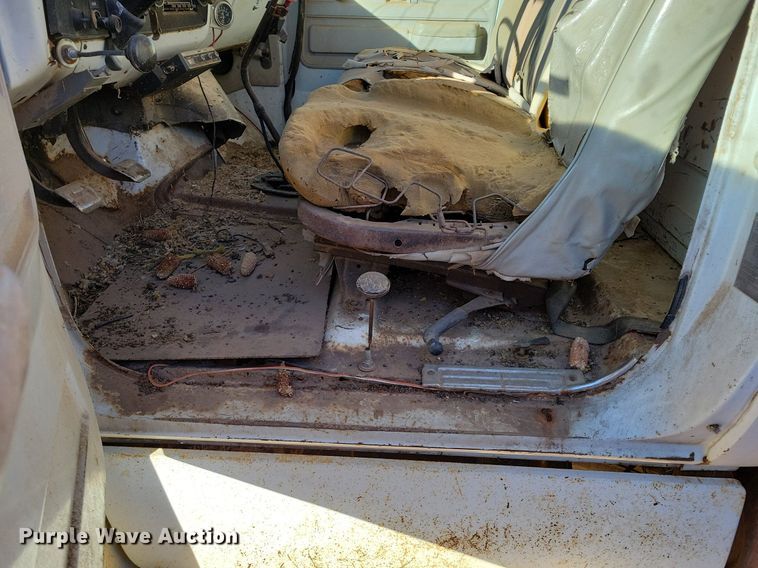 image for item LG9479 1973 Chevrolet C60  grain truck