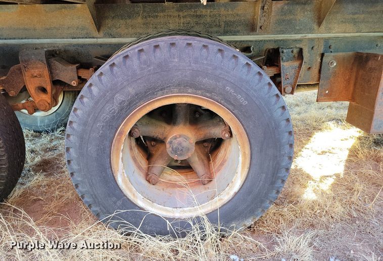 image for item LG9479 1973 Chevrolet C60  grain truck