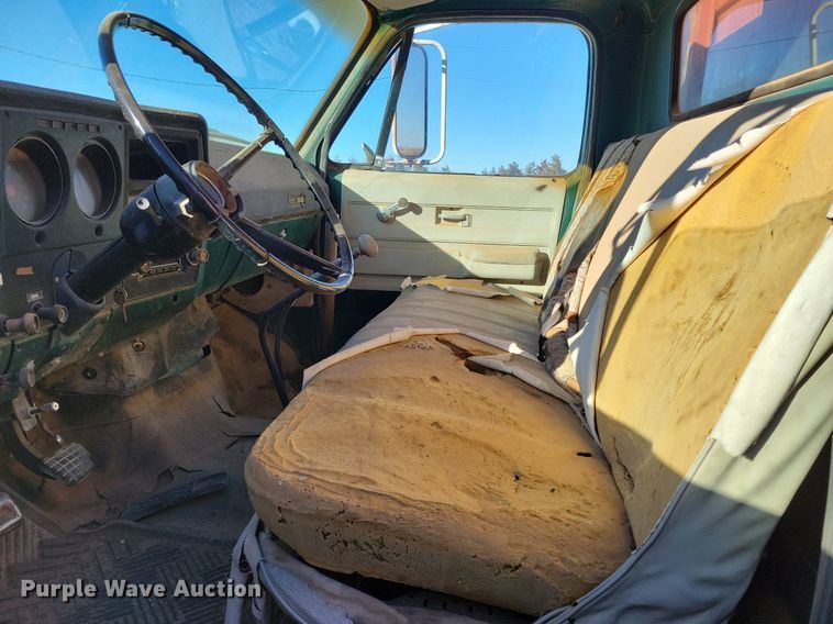 image for item LG9480 1974 Chevrolet C60  grain truck