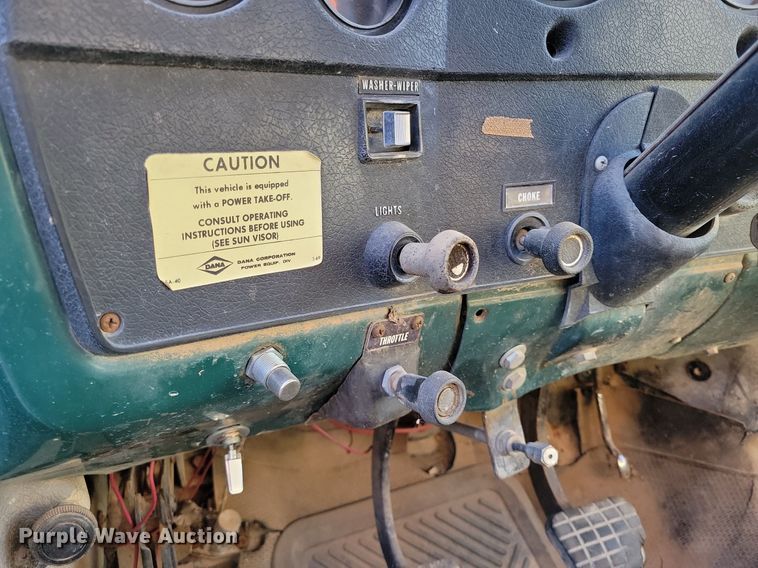 image for item LG9480 1974 Chevrolet C60  grain truck